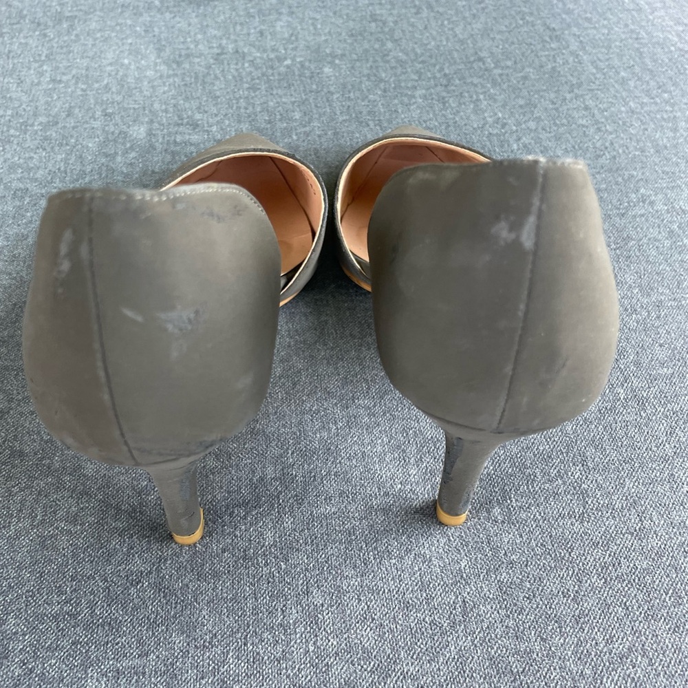 Women’s gray suede heels size 6 - Picture 8 of 8